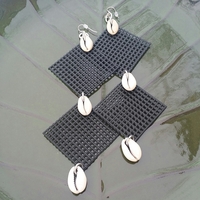 Cowrie Trinity Earrings - Thumbnail 2