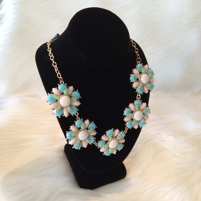 Flower necklace  - Thumbnail 5