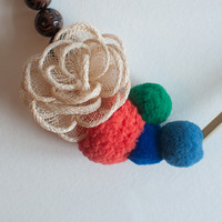 Creamy White Flower Felt Balls Gold Metal Bar Necklace, Custom Gold Bar Pendant Necklace, White Floral Necklace, NL0781 - Thumbnail 2