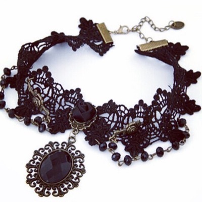 Black lace choker