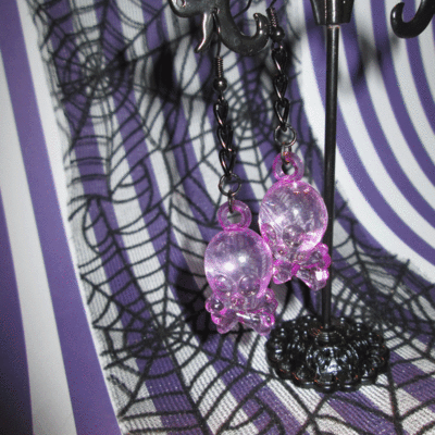 Kawaii skull and cross bone earrings (fuchsia) 