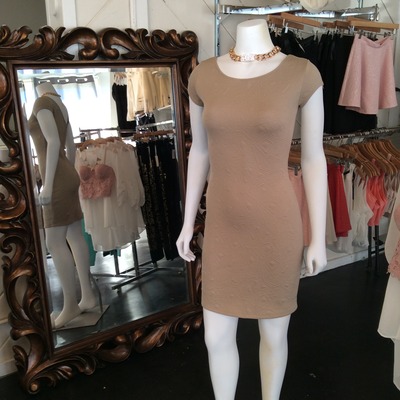Scoop neck fitted dress - Thumbnail 4