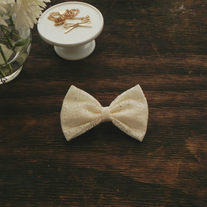 Lace Cream bow 