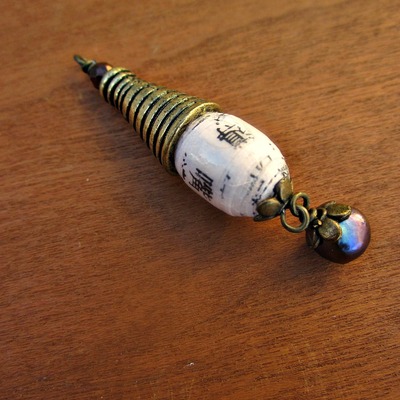 Handmade paper bead pendant with pearl: chi