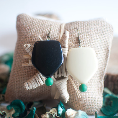 Black & white bridesmaid gift long drop dangle earrings er0625 - Thumbnail 3