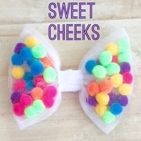 Sweet Cheeks Pom Pom Bow - Thumbnail 1