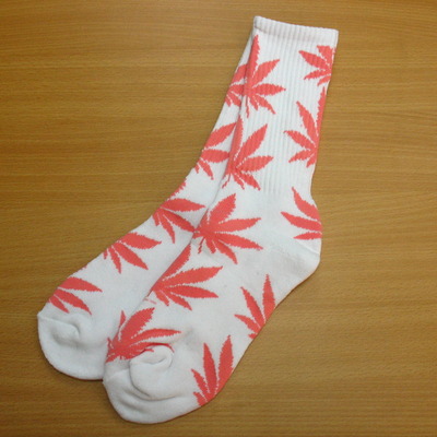 Weed marijuana pattern crew socks white/pink color - Thumbnail 2