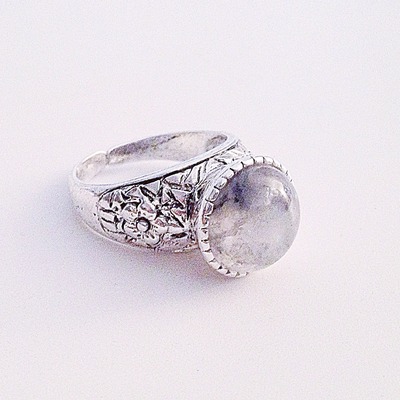 Grey quartz antique flower ring