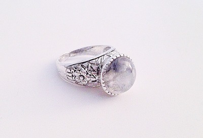 Grey Quartz Antique Flower Ring
