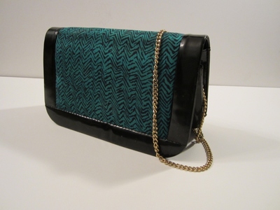 Free us shipping teal animal instincts chain link purse