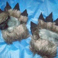 Wild Thing faux fur gloves and legwarmers set - Thumbnail 1