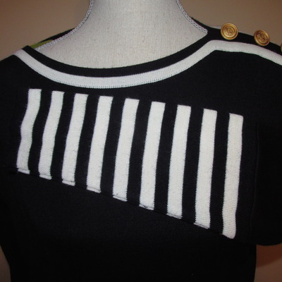 Size s (fits like a large) liz claiborne pencil dress