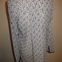 Size M Printed Asymmetrical Blouse - Thumbnail 3