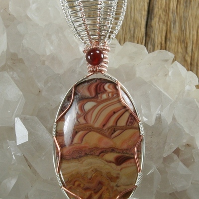 Sandstone with carnelian pendant