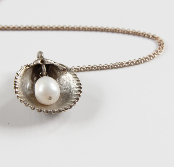 Cast Sterling Silver Shell Necklace with Freshwater Pearl