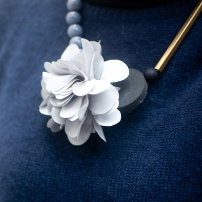 Grey lace flower necklace nl0855