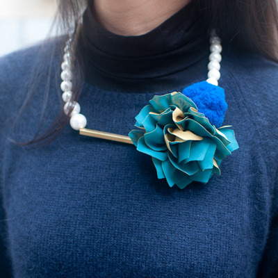 Lace flower pearl metal necklace nl0854 - Thumbnail 3