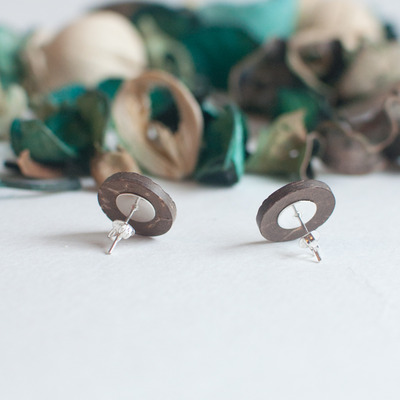 Wood button vintage earrings er0843