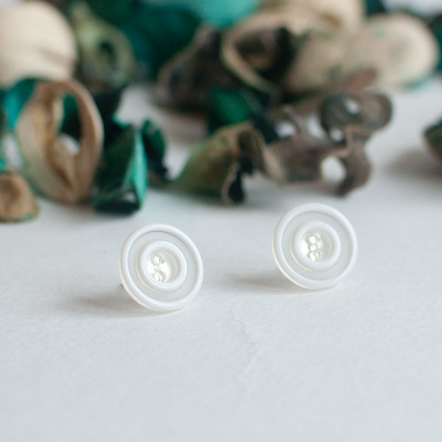 White vintage style earrings er0850 - Thumbnail 3
