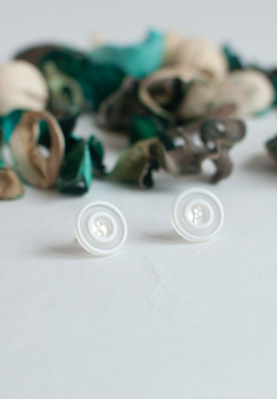 White Vintage Style Earrings ER0850