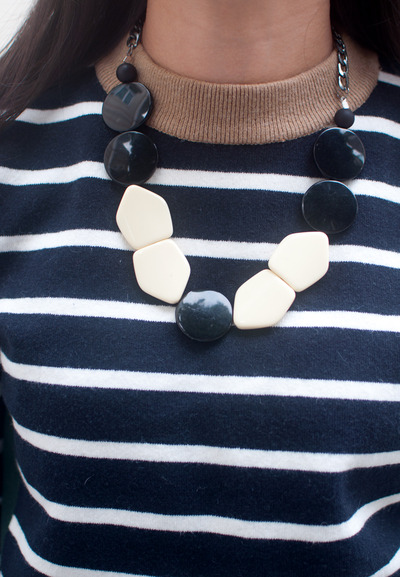 Black And White Frontal Necklace NL0618