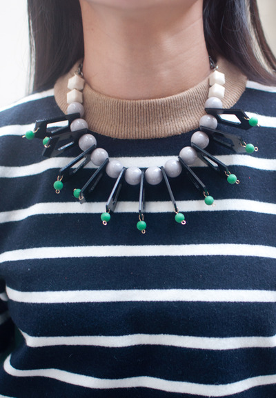 Character Flatten Plastic Plate Beaded Statement Necklace NL0647