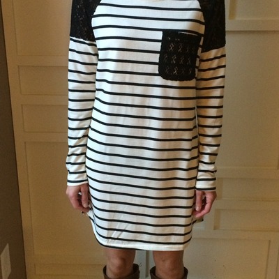 Stripes & lace dress - Thumbnail 3