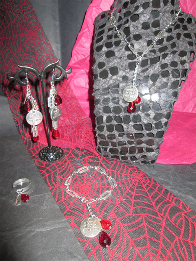 “Never Give Up” Self-Harm Razor Blade and Blood Drops Jewellery Set