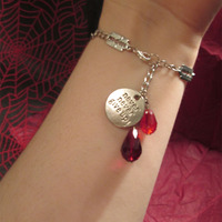 “Never Give Up” Self-Harm Razor Blade and Blood Drops Jewellery Set - Thumbnail 2