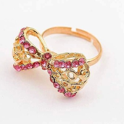 The pink diamond bow ring