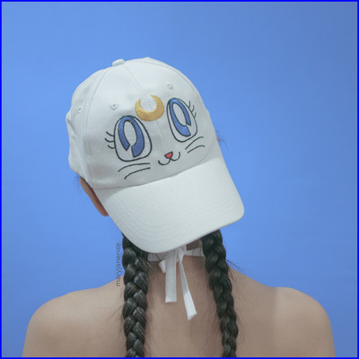 Artemis hat