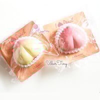 Rare iBloom Peach Jumbo squishy (scented!) - Thumbnail 4