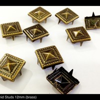 Pyramid Studs 12mm - Thumbnail 1