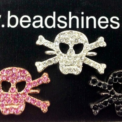 Skull. micro cz connector/charm 20mm x 13mm