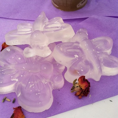 Garden bugs guest soaps in "coconut cabana" - Thumbnail 4