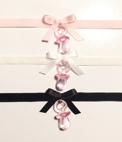 babygirl choker / babypink pacifier