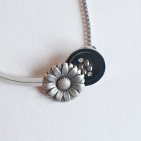 Silver Flower Button Necklace NL0881 - Thumbnail 3