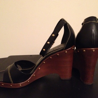 Louis vuitton wedges