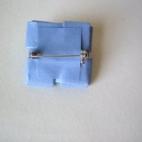 Bird Brooch in Periwinkle + Wooden Beads - Thumbnail 3