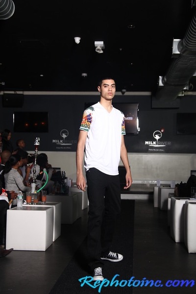 unisex- Flag Sleeves V-Neck white