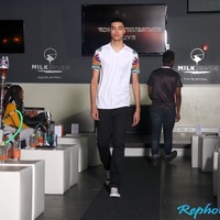 unisex- Flag Sleeves V-Neck white - Thumbnail 2