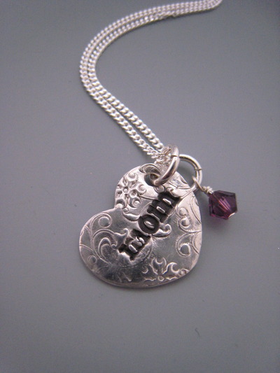 Mom heart necklace with 1 birthstone