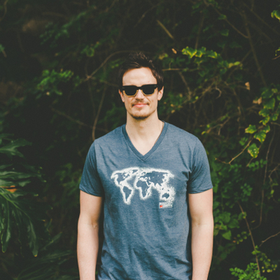 Mens v-neck world map tee blue