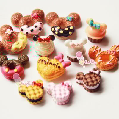 Mickey/minnie re-ment sweet treats and pastries charms set (12 in set) - Thumbnail 2