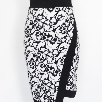 Black n' white print skirt