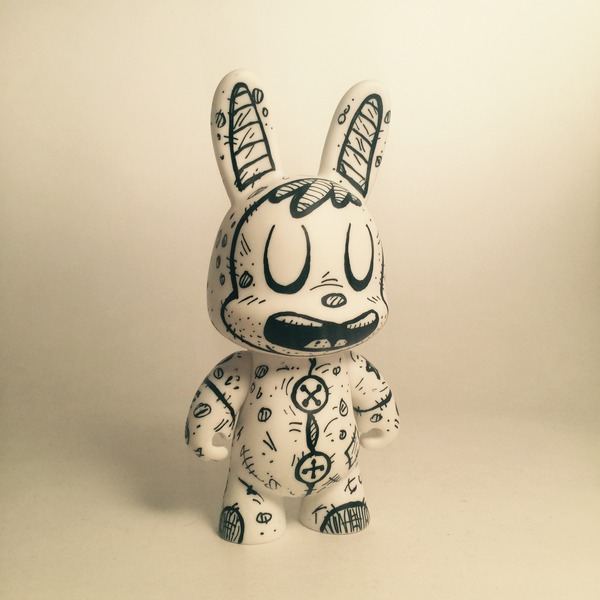 Bugga Bunny vinyl figure