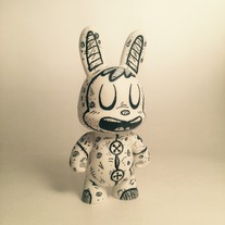 Bugga Bunny vinyl figure
