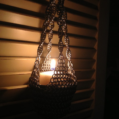 Hanging chainmaille votive holder/lantern