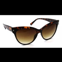 Sleek and chic shades  - Thumbnail 2