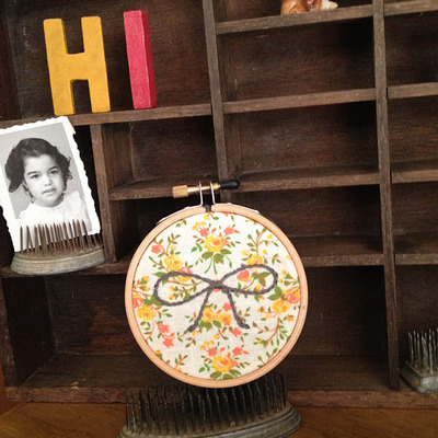 Tiny bow hoop (vintage yellow)